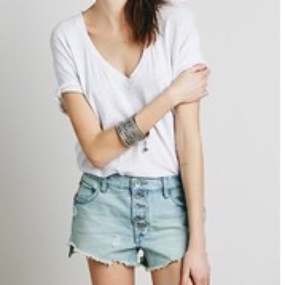 FREE PEOPLE Runaway Denim Slouchy Cut Off Shorts - sz 29 - Picture 3 of 10